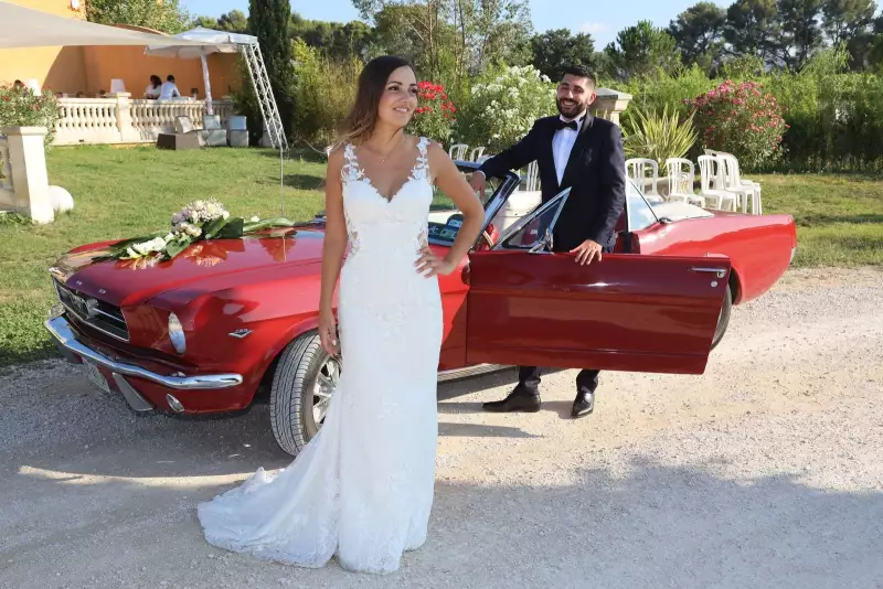 photographe mariage armenien le mas des aureliens arrivee voiture maries