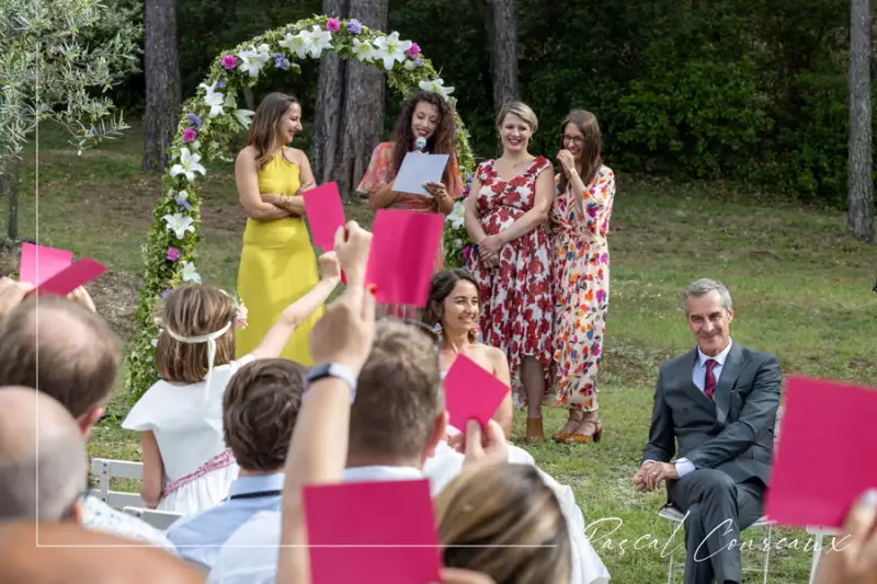 Photographe de mariage à Simiane Collongue