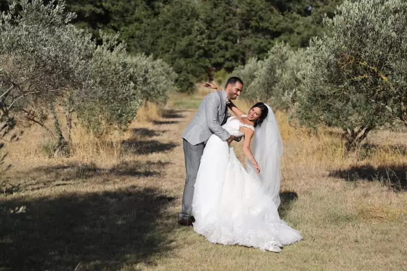 Photographe de mariage - séance photos couple à Peypin