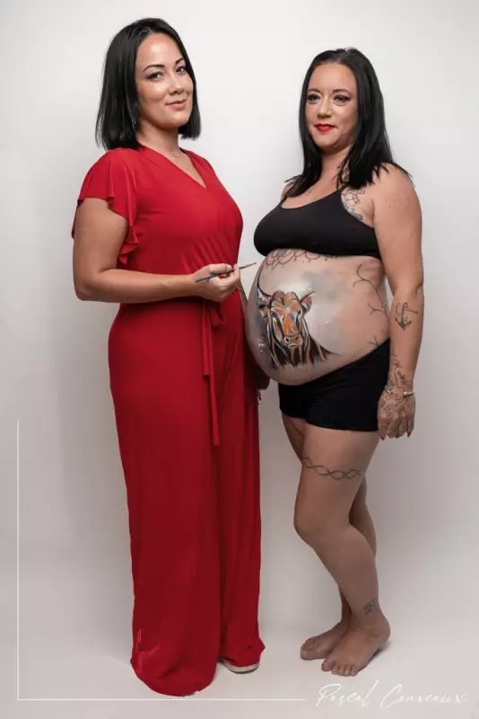 img photographe studio grossesse belly painting femme enceinte bouches du rhone