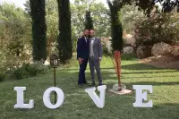 Reportage Photos de mariage : photos de couple mariés à la Bastide de Venelles