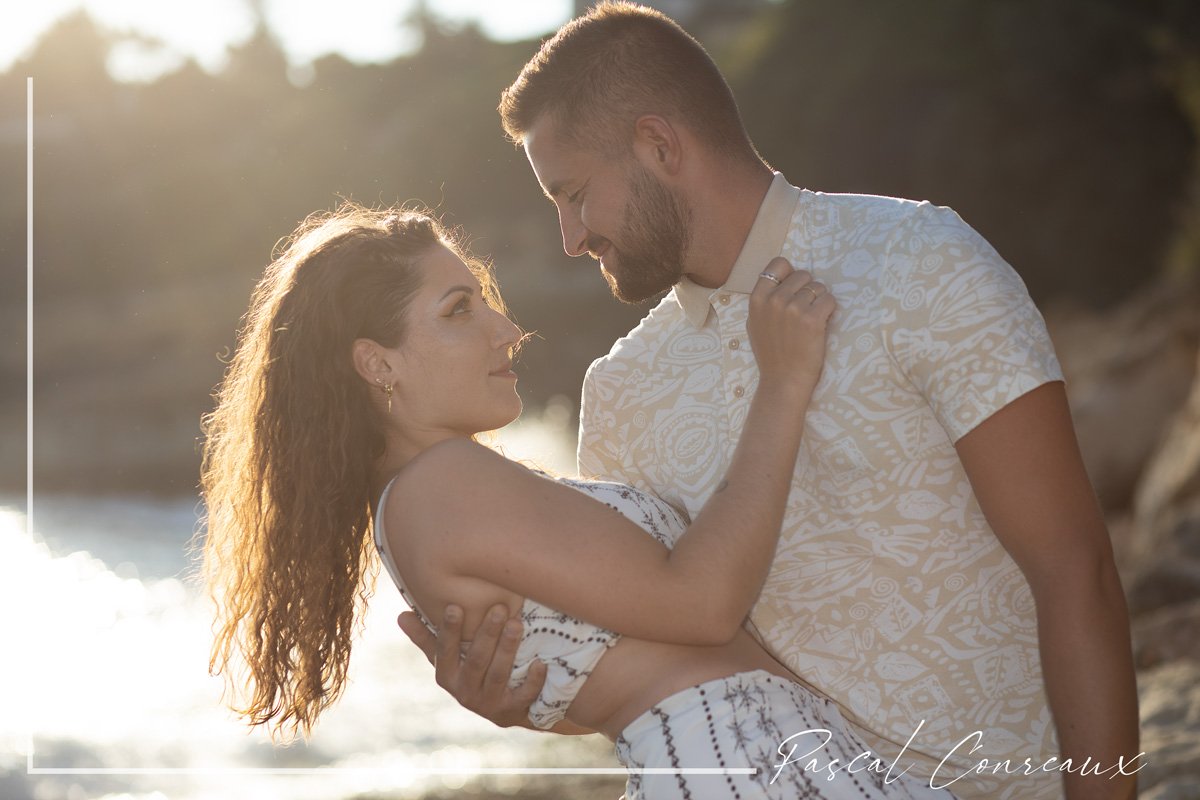 Séance photos couple au bord de la mer